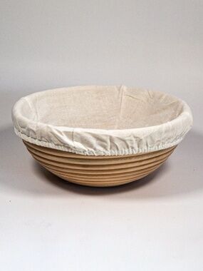 8" Round Banneton bread basket with cotton liner for sourdough NWT
